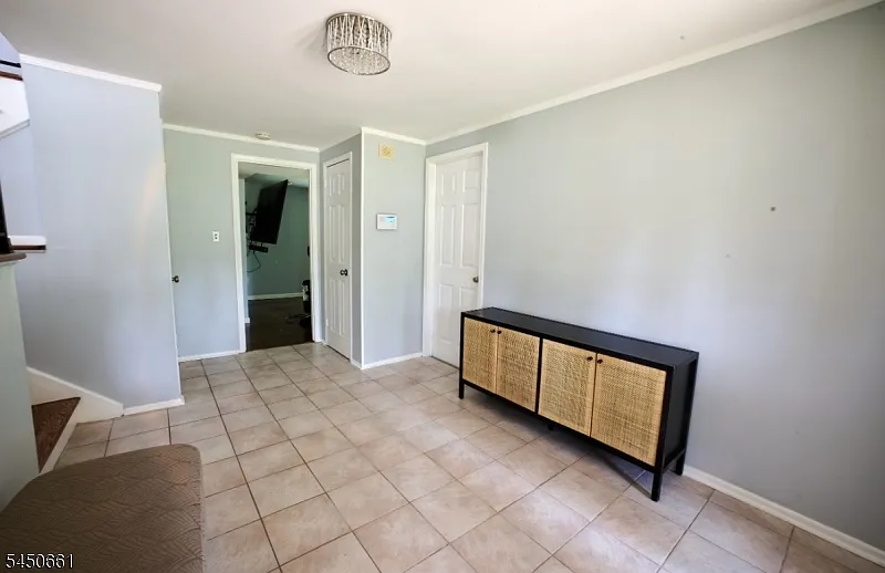 3 bed, 2.5 bath, $4,500 — Photo 3