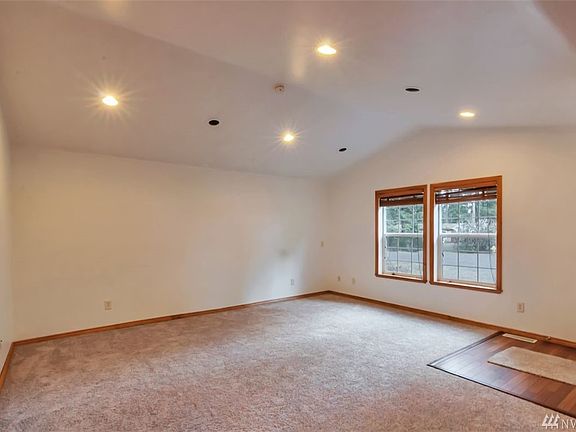 5th image of 71 NE Madrona Ct
