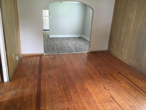 2nd image of 3748 Catalpa Ave