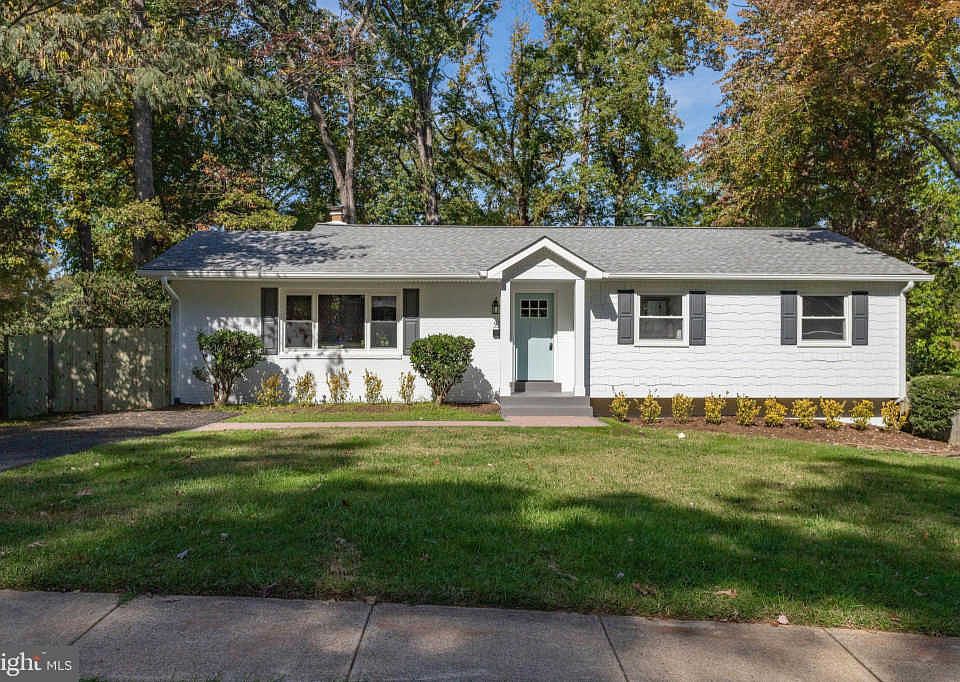 1st image of 9722 Saint Andrews Dr