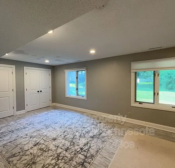 7420 Hyde Park Cir — Photo 24