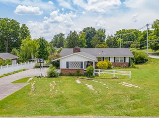 401 Eagle Bend Ln, Clinton, TN 37716
