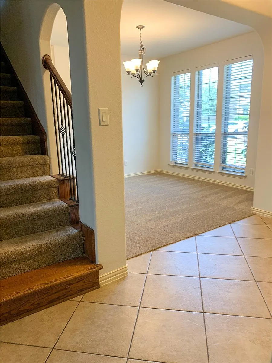 Building Photo - 1519 Plum Valley Dr