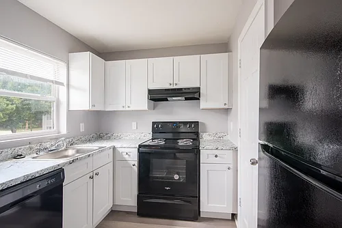 Rolling Hills Apartment Homes Photo 1
