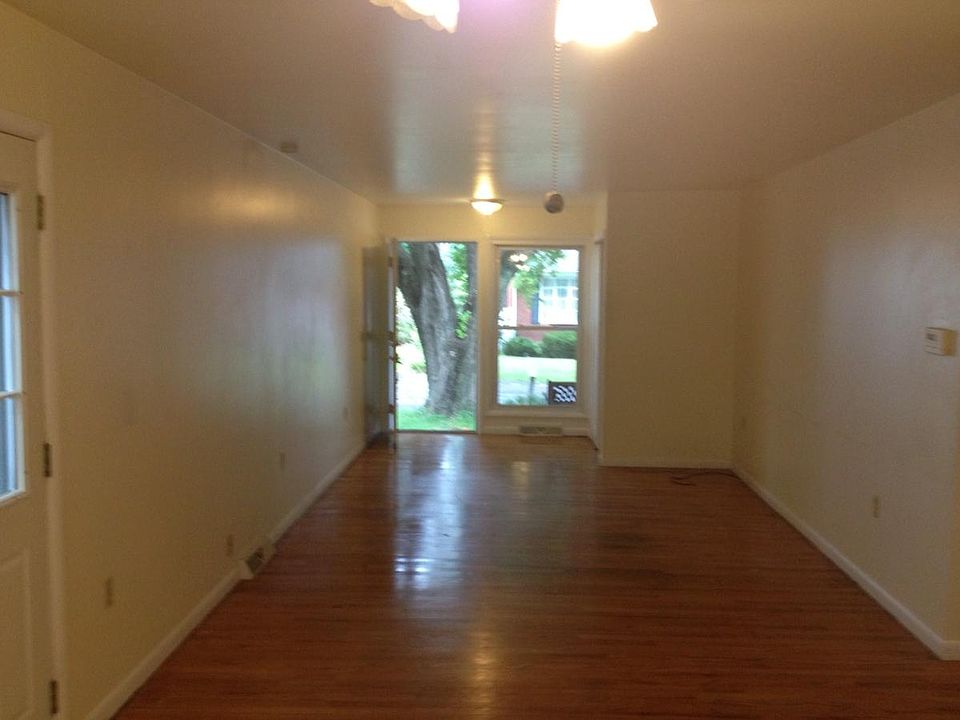 Main Entrance & Living Room