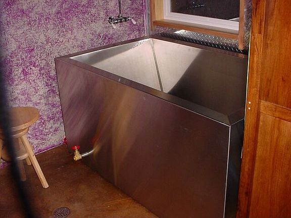 Soaking tub