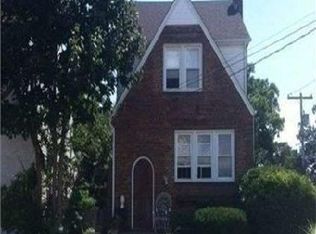 2 Orleans Rd, Valley Stream, NY 11581