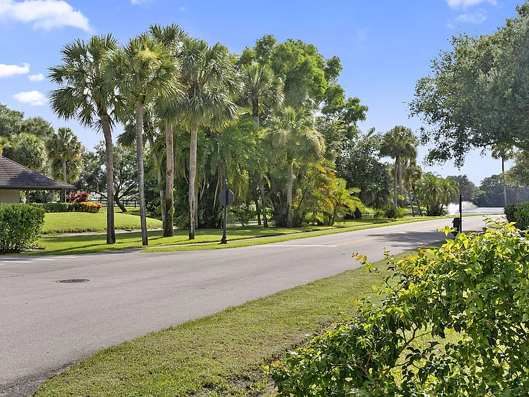 13334 Polo Club Rd #317 — Photo 28