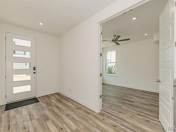 5th image of 8932 Gateway Cir