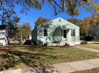 1418 W Edgemoor Dr, El Dorado, KS 67042