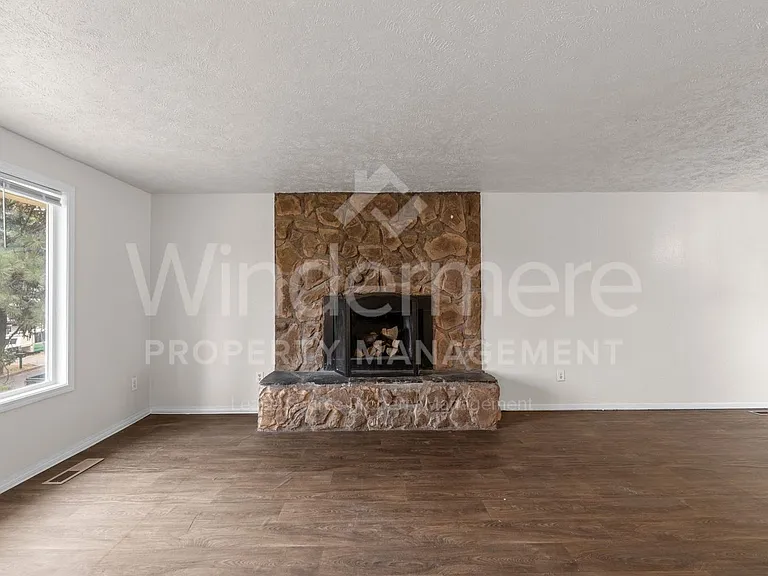 3828 E 7th Ave — Photo 7