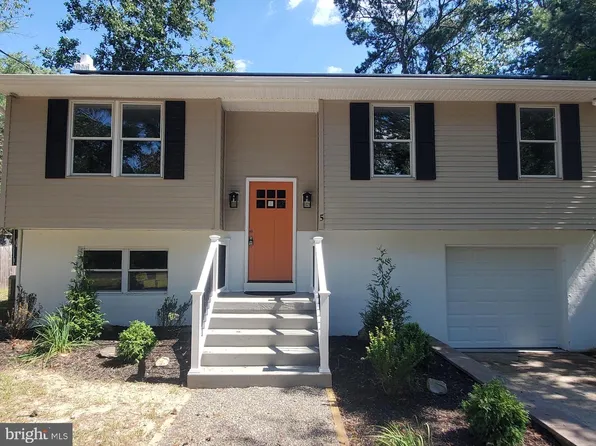 5 Maryland Trl, Browns Mills, NJ 08015