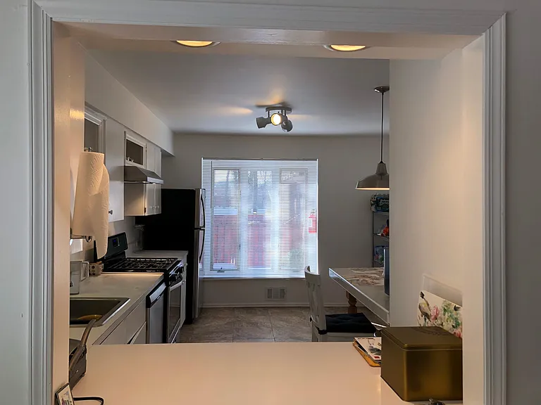 30 Phelps Ave — Photo 10