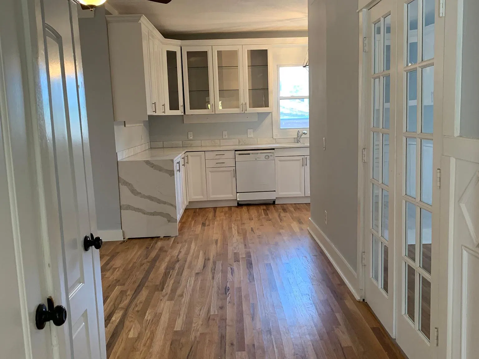 3435 Charlotte St — Photo 3
