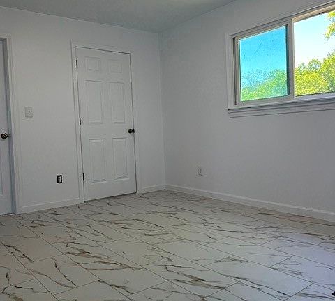 5th image of 809 Depot St