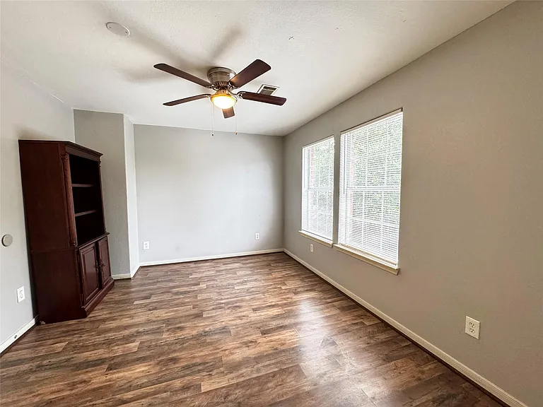 2110 Turner Dr — Photo 11