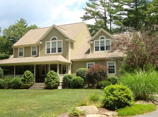 28 Pinewood Dr, Marion, MA 02738