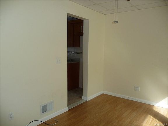 5th image of 117 Watkins Ave