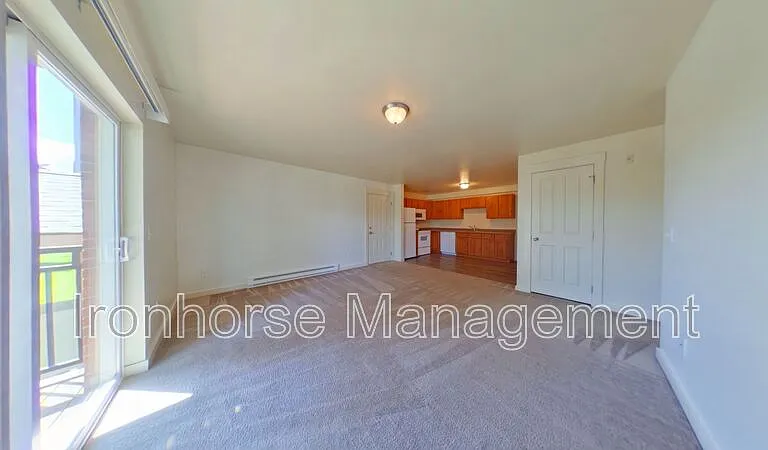807 W Villard St #20 — Photo 3