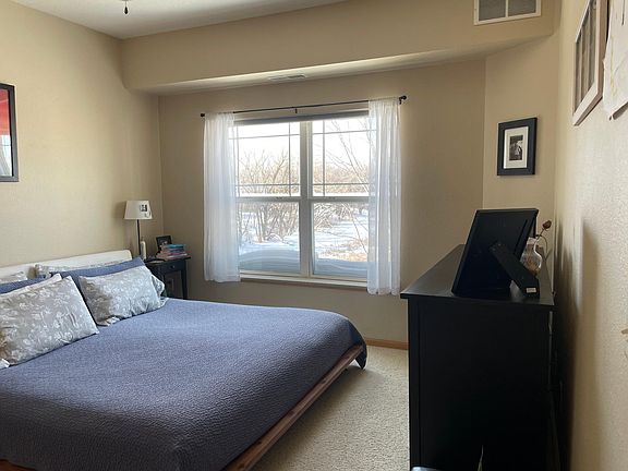 3rd image of 1341 Lake Dr W APT B207