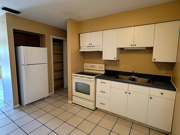 4th image of 1712 Tuttle St #2