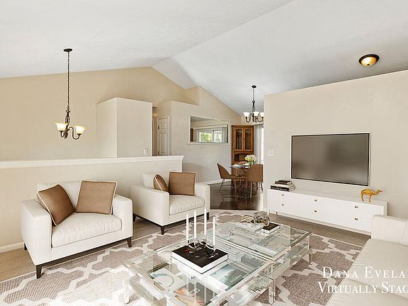3rd image of 2901 Burritt St NW