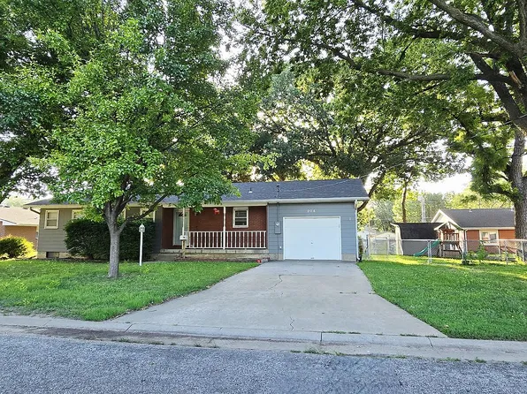 204 Pine Ct, Lindsborg, KS 67456