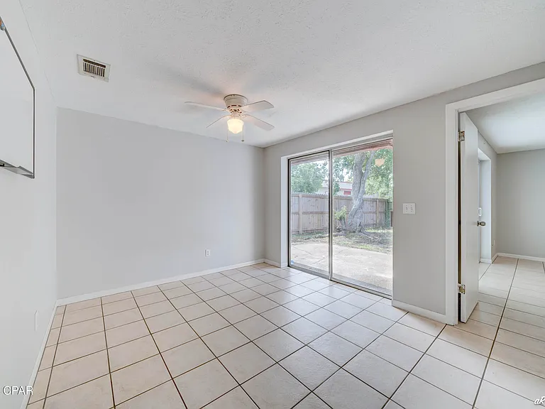 1125 Bradley Cir — Photo 12