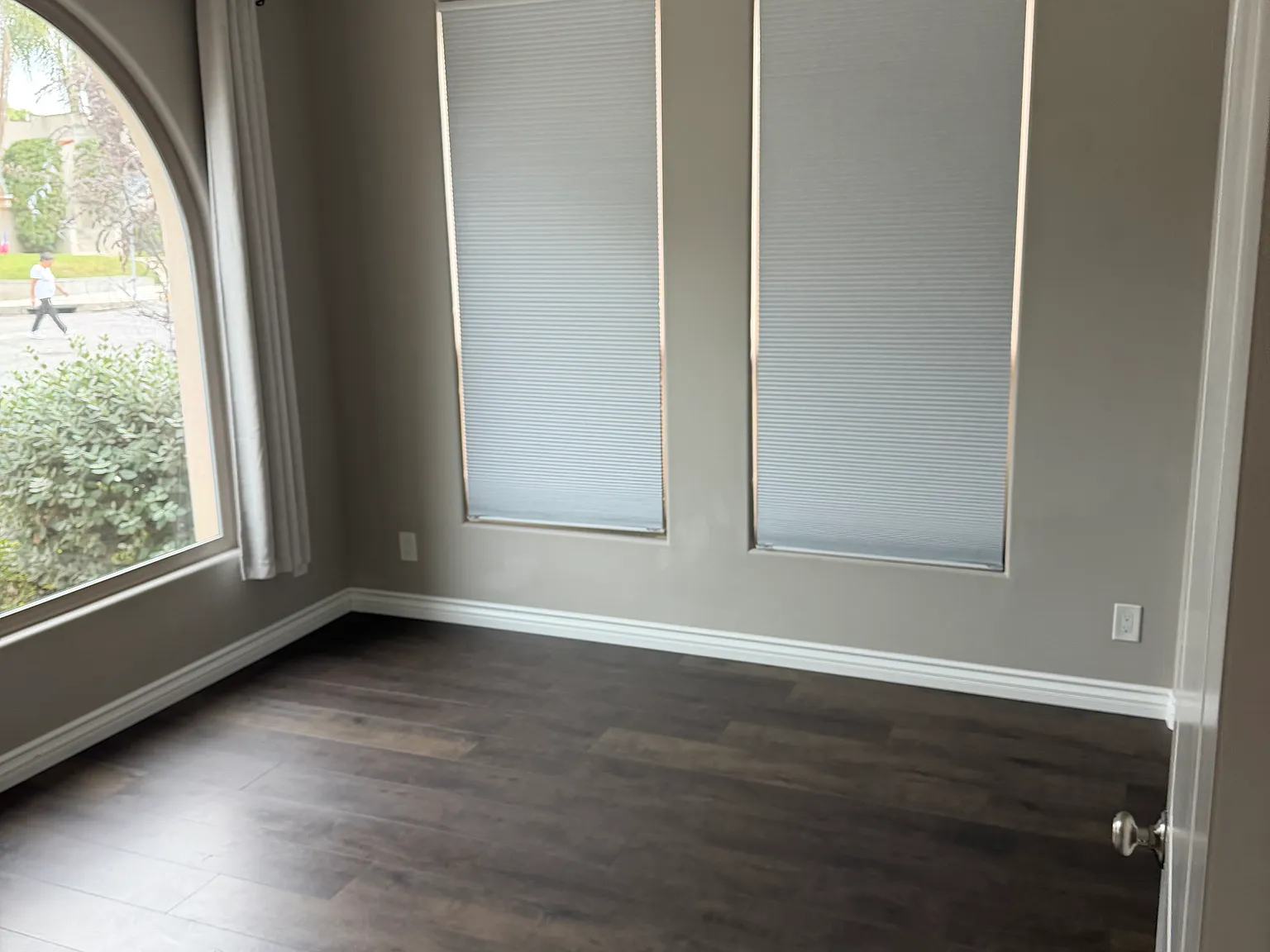 4 bed, 1960 sqft, $4,900 — Photo 2