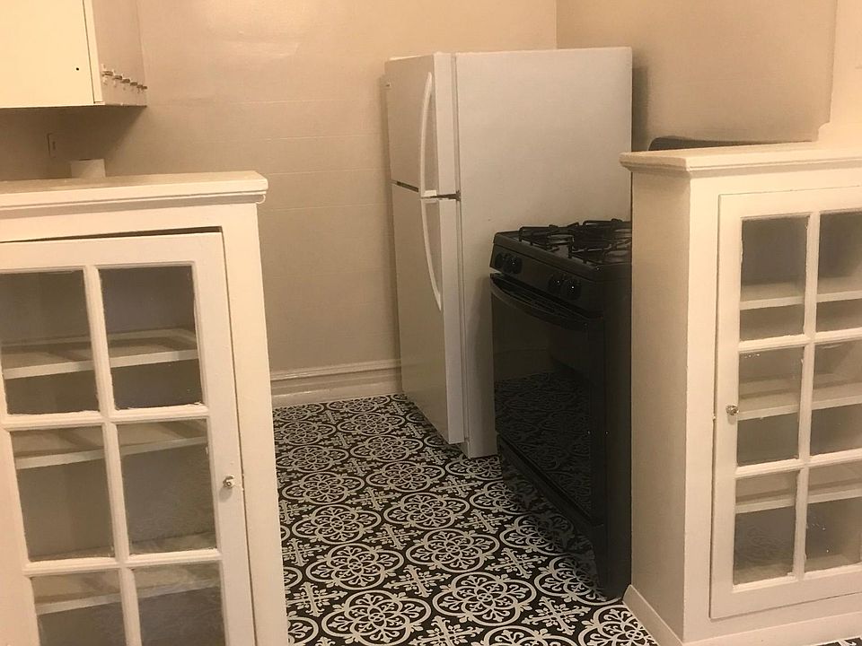 Apt 103 Kitchen