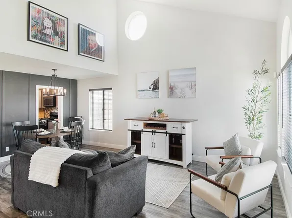 2855 W Fairview Dr, Rialto, CA 92377