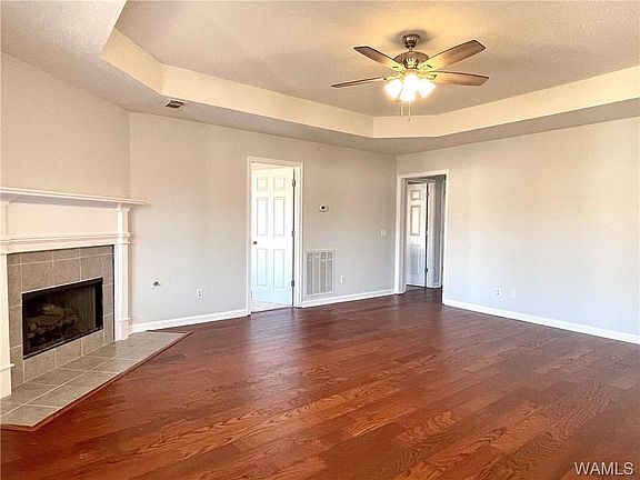 3rd image of 2071 Inverness Pkwy