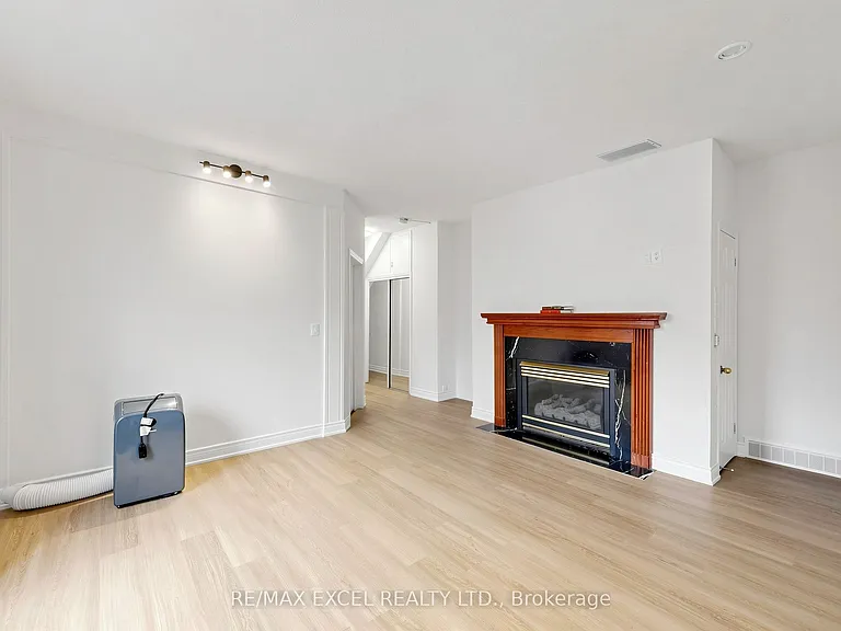 259 Victoria Ave N #MAIN — Photo 7