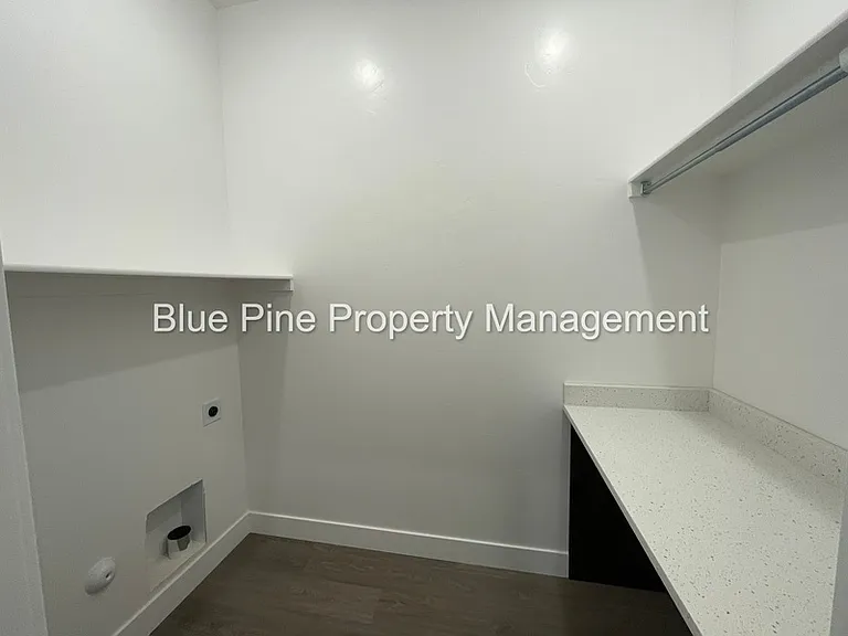 6047 Cedarwood Ln — Photo 9