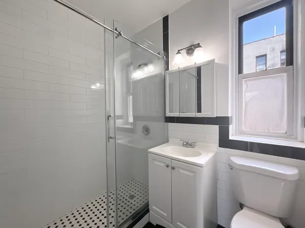 24-75 38th Street image 4 of 17