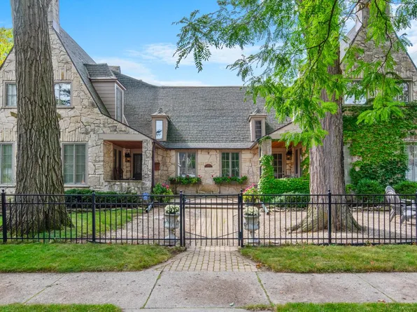 5461 North Danbury ROAD, Whitefish Bay, WI 53217