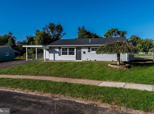 41 Vineyard Rd, Levittown, PA 19057