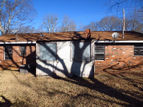 4th image of 202 Westside Dr