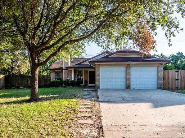 1016 Chinaberry Dr, Bryan, TX 77803