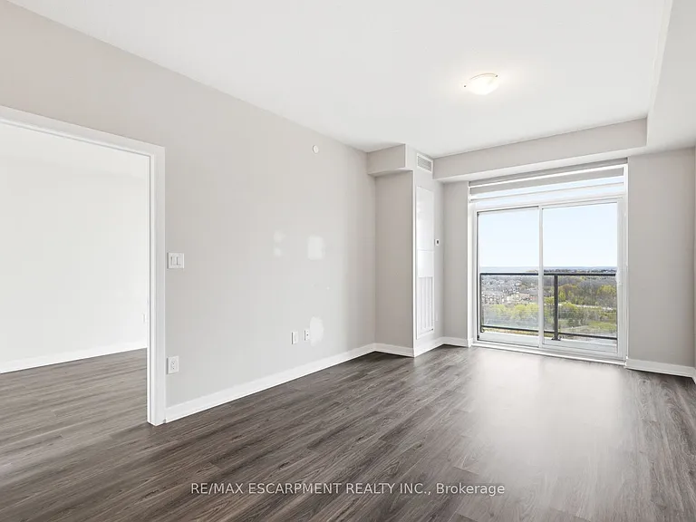 450 Dundas St E #1113 — Photo 29