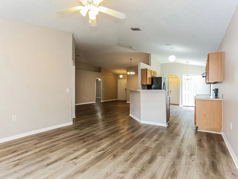 98 Reeding Ridge Dr E — Photo 6