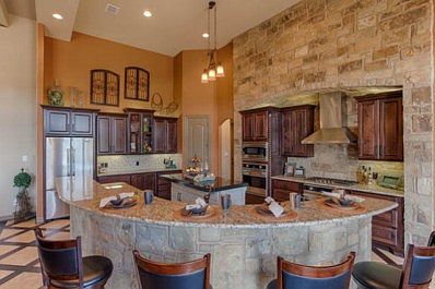 3rd image of 5724 Heidrich Ct