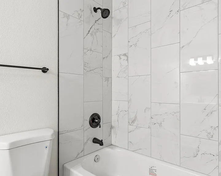 3325 E Lockett Rd — Photo 59