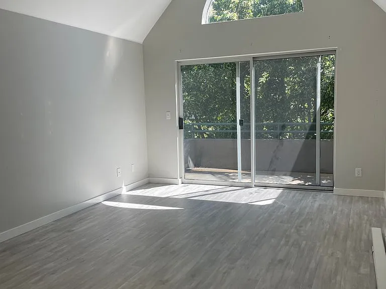 View On California - Spacious with Modern Updates, fireplace (select units) & private balcony | P... — Photo 35
