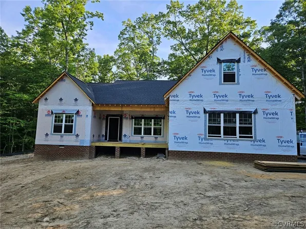 10066 Cheroy Woods Ln, Ashland, VA 23005