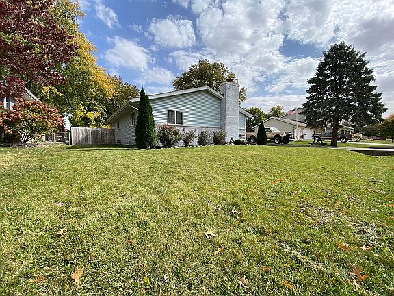 3rd image of 103 N Hilton Dr