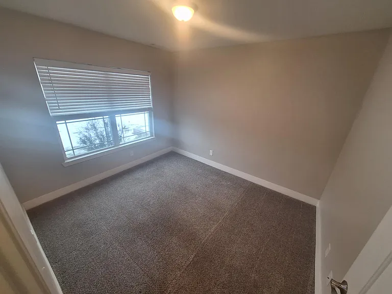 11290 Broadway St — Photo 56