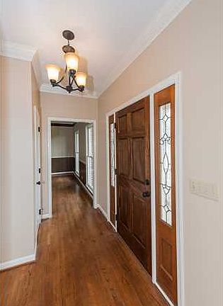 3rd image of 170 Redwood Ln