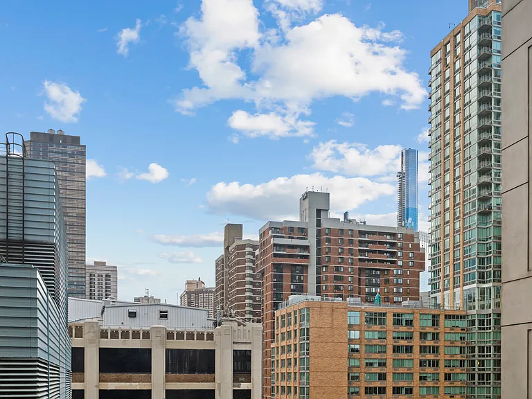 120 Riverside Blvd #10P — Photo 7