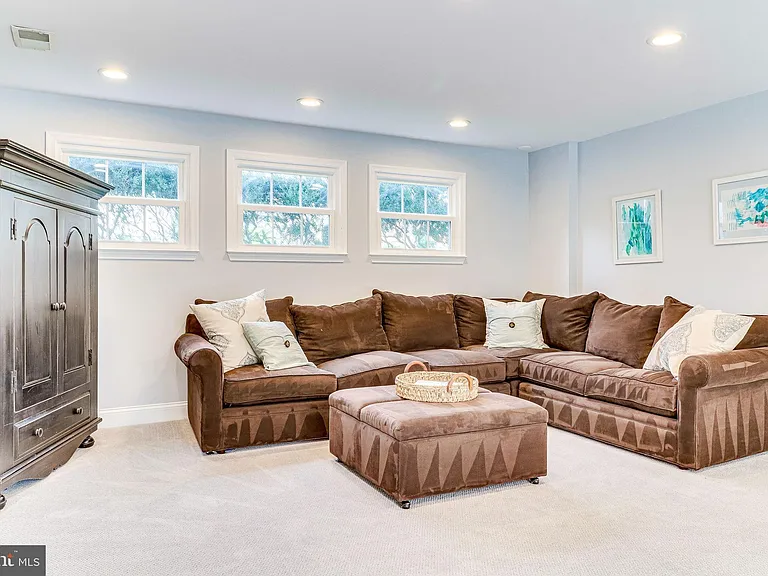 6519 Engel Dr — Photo 55